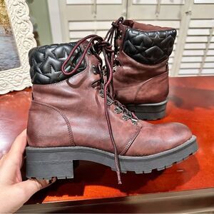 Mia Mackenzie Burgundy Combat Boots with Quilted Star Details Size 8.5